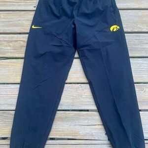 Exclusive Nike Iowa Hawkeyes On-Field Player Football Warmup Pants Sz Small 🔥